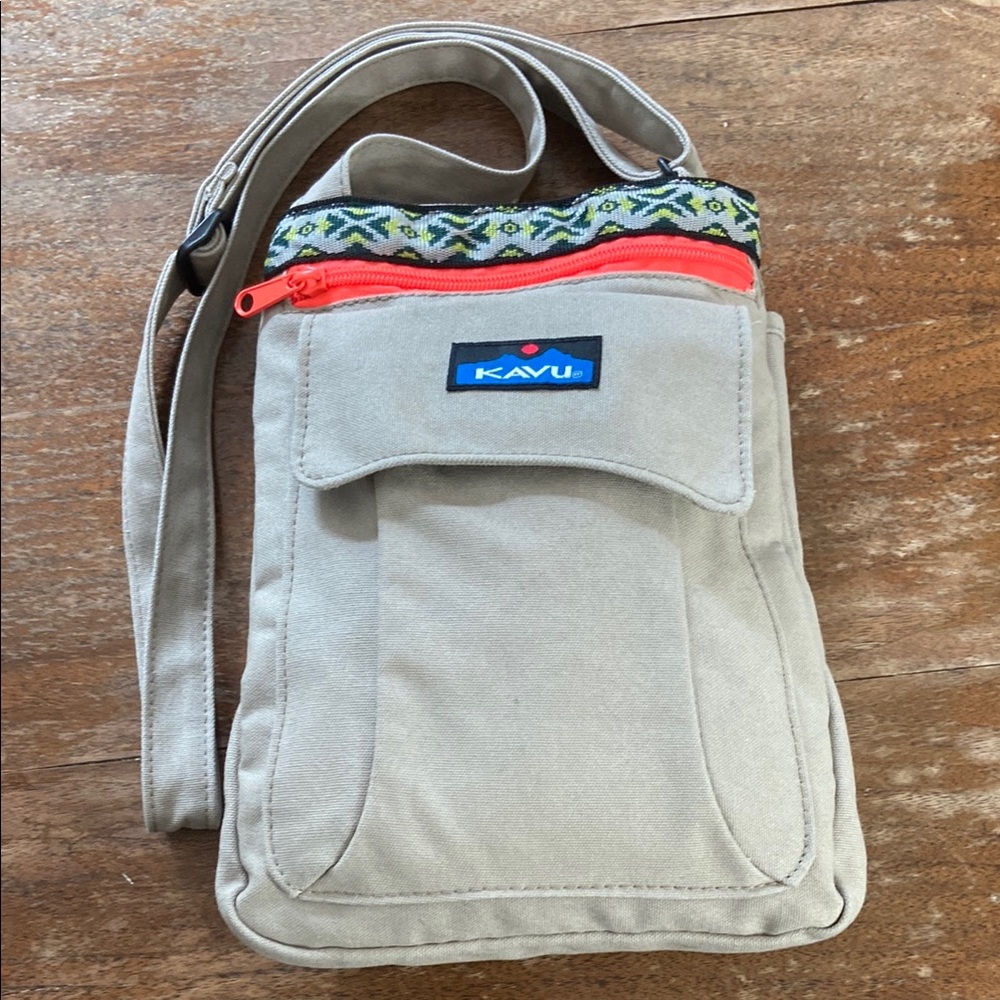 Kavu Tan canvas Crossbody Bag purse